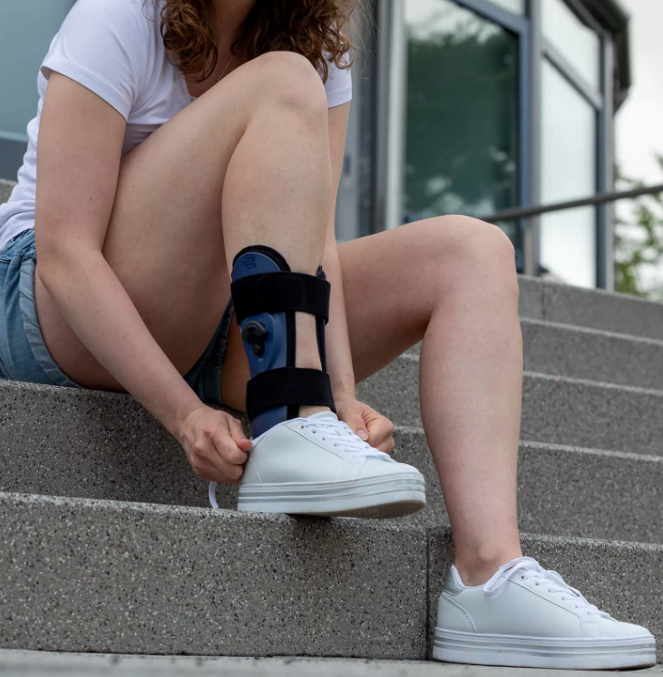 Бандаж голеностопный 1240 Bauerfeind, сильная фиксация купить в OrtoMir24